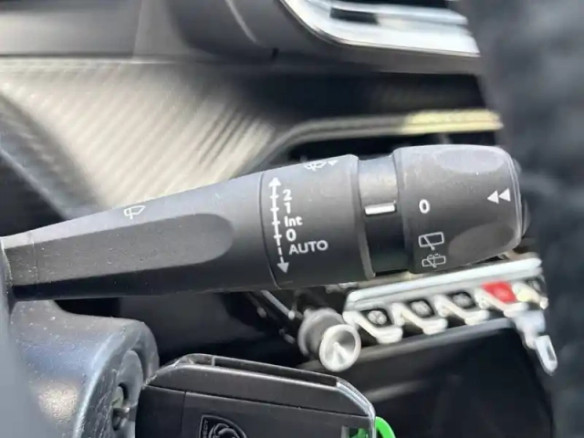 Peugeot 2008 puretech 100 s&amp;s bvm6 — photo 19