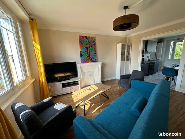 Appartement T4 meublé- 3 chambres- 1 bureau- Parking- à 5 minutes de Dinan