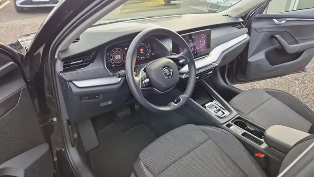 Skoda Octavia combi 2.0 tdi 150 ch scr dsg7 — photo 14