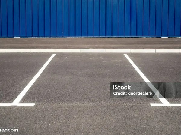 Emplacement parking extérieur