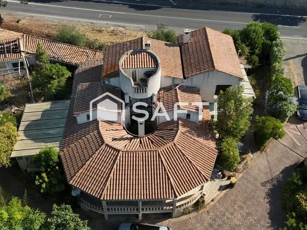 Maison 9 pièces 255 m²