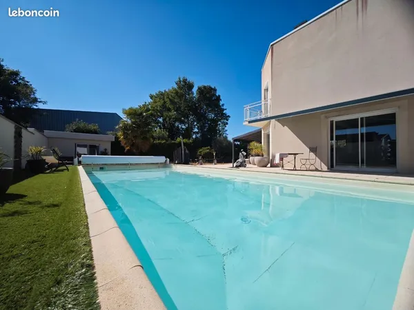Colocation dans villa avec piscine Montreuil juigne