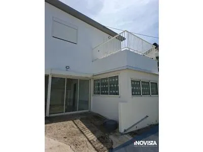 Location Local commercial 94 m2 à Saint-Pierre