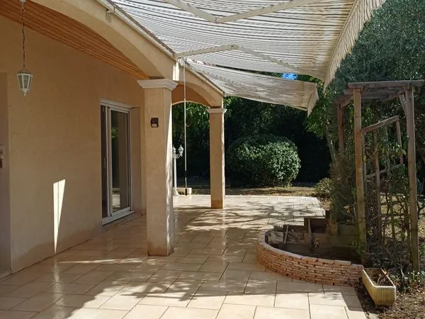 Maison de plain-pieds 93 m2 - 3 chambres- Terrain arboré 780m2 - Crest