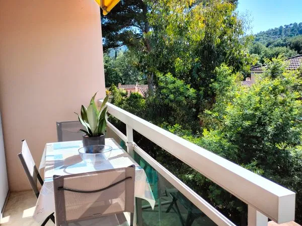 T2 meublé à l'année - La Favière - balcon - calme - proche plage