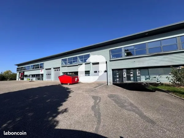 Local d'activité 284 m²