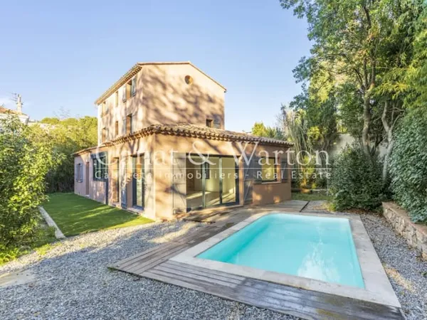 Villa 6 pièces 174 m²