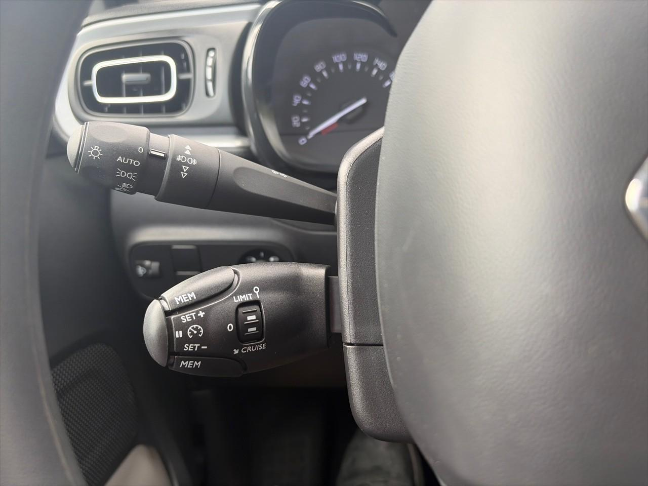 Citroën C3 1.2 puretech 83ch s&s shine — photo 17