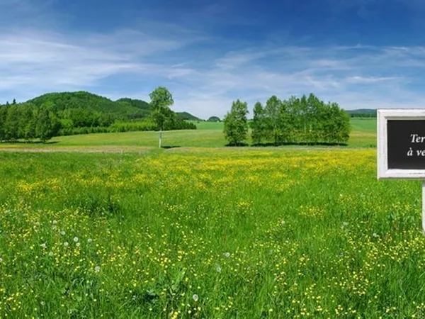 Terrain 904 m²