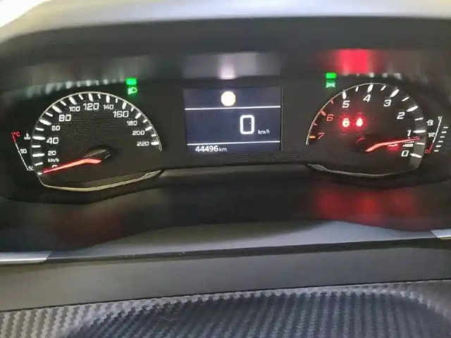 Peugeot 2008 puretech 100 s&amp;s bvm6 — photo 10