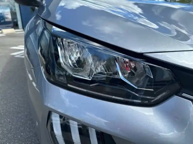Peugeot 208 hybrid 145 ch e-dcs6 — photo 16