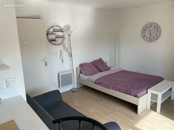 STUDIO MEUBLÉ 26,6 m² - PROCHE GARE - DERNIER ÉTAGE