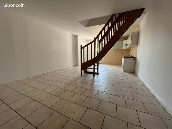 Grand T4 en duplex- rue des frères Quemere