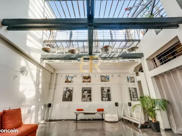 Loft 5 pièces 185 m²
