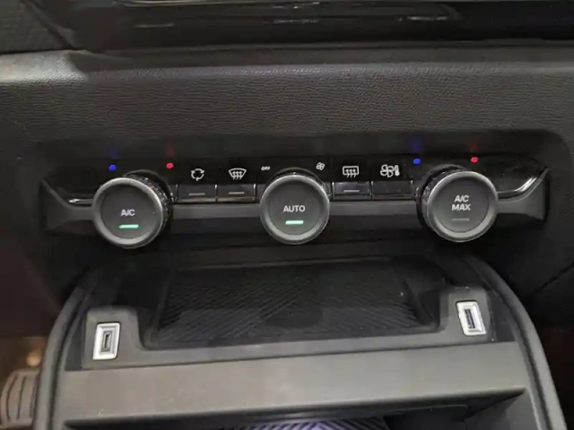 Citroën C4 e- 136 ch automatique — photo 19
