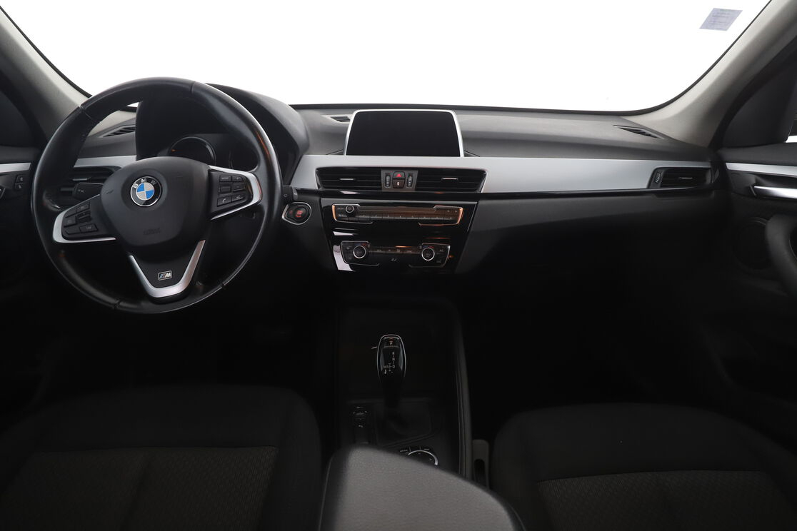 BMW X1 sDrive16d Business Design DKG7 — photo 11