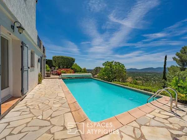 Villa avec vue panoramique sur le Rocher et piscine