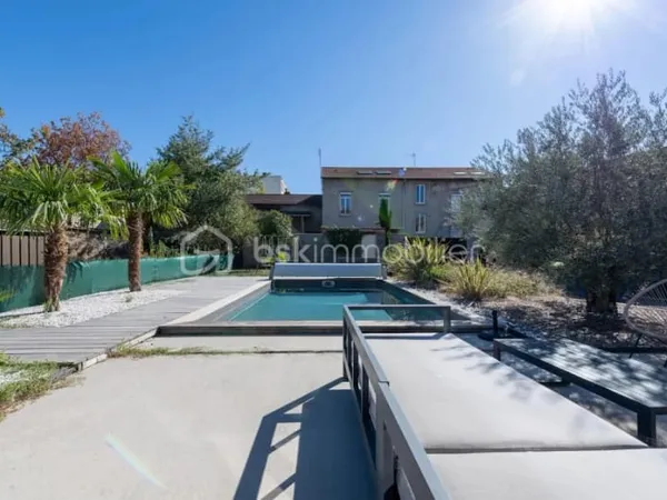 Maison 8 pièces 199 m²