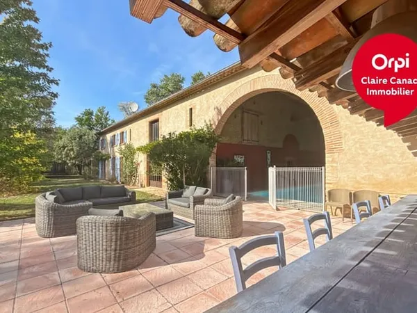 Maison 9 pièces 472 m²