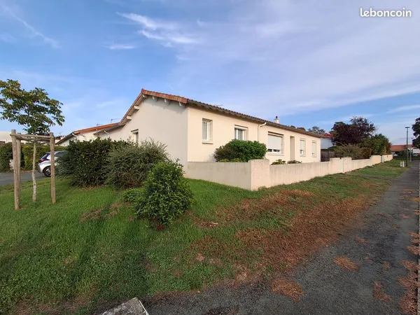 BUXEROLLES - Belle maison plain-pied de 117m2 - jardin - sans vis- à -vis - tout à pied