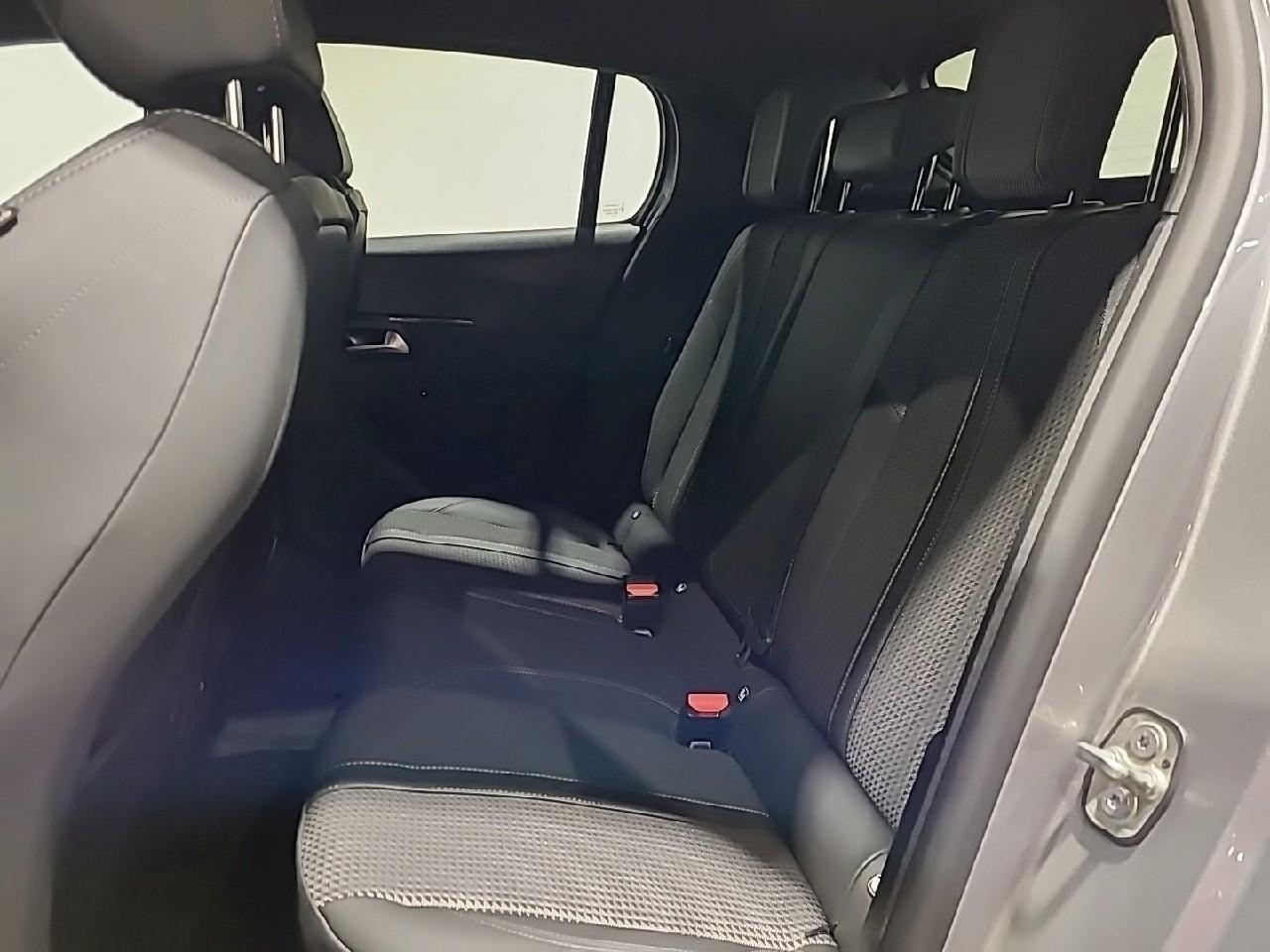 Peugeot 208 electrique 50 kwh 136ch gt — photo 13
