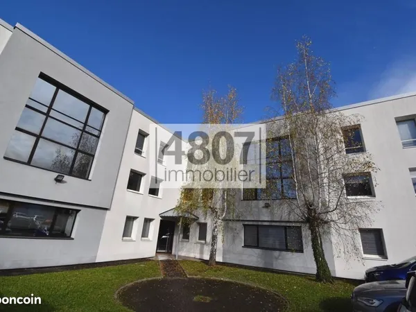 Bureaux 67 m²