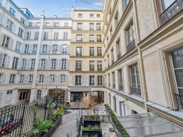 Bureaux 166 m²