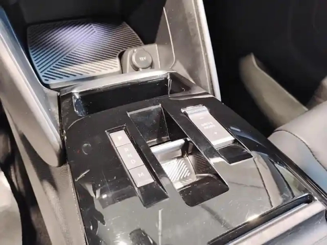 Citroën C4 puretech 155 s&amp;s eat8 shine pack — photo 24