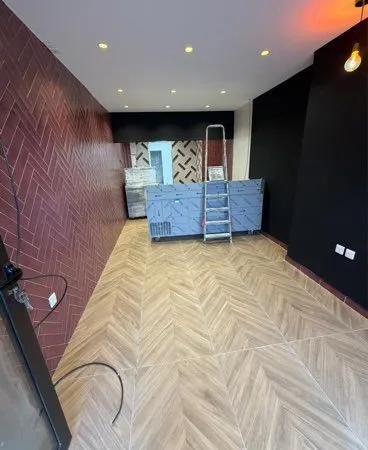 Local commercial emplacement n°1 - gare + lycées - extraction possible