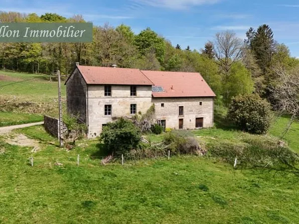 Fermette indépendante, 250m2 hab. 2 chambres (+potentiel),