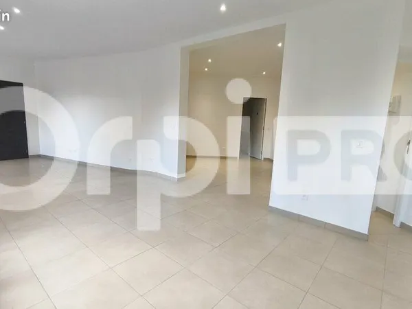 Bureau 63 m²