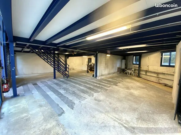 ENTREPOT - LOGISTIQUE 439 m² VALLAURIS