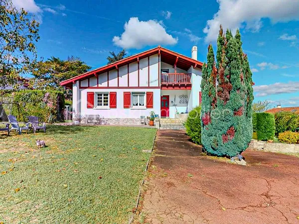 Maison 5 pièces 220 m²