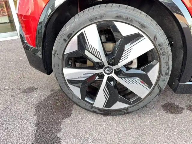 Renault Megane e-tech 220 ch autonomie confort ac7 — photo 21