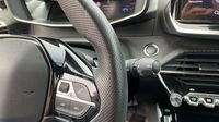 Peugeot 2008 1.2 PureTech 130ch S&S GT EAT8 — photo 24
