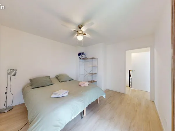 Chambre 4 pièces 92 m²