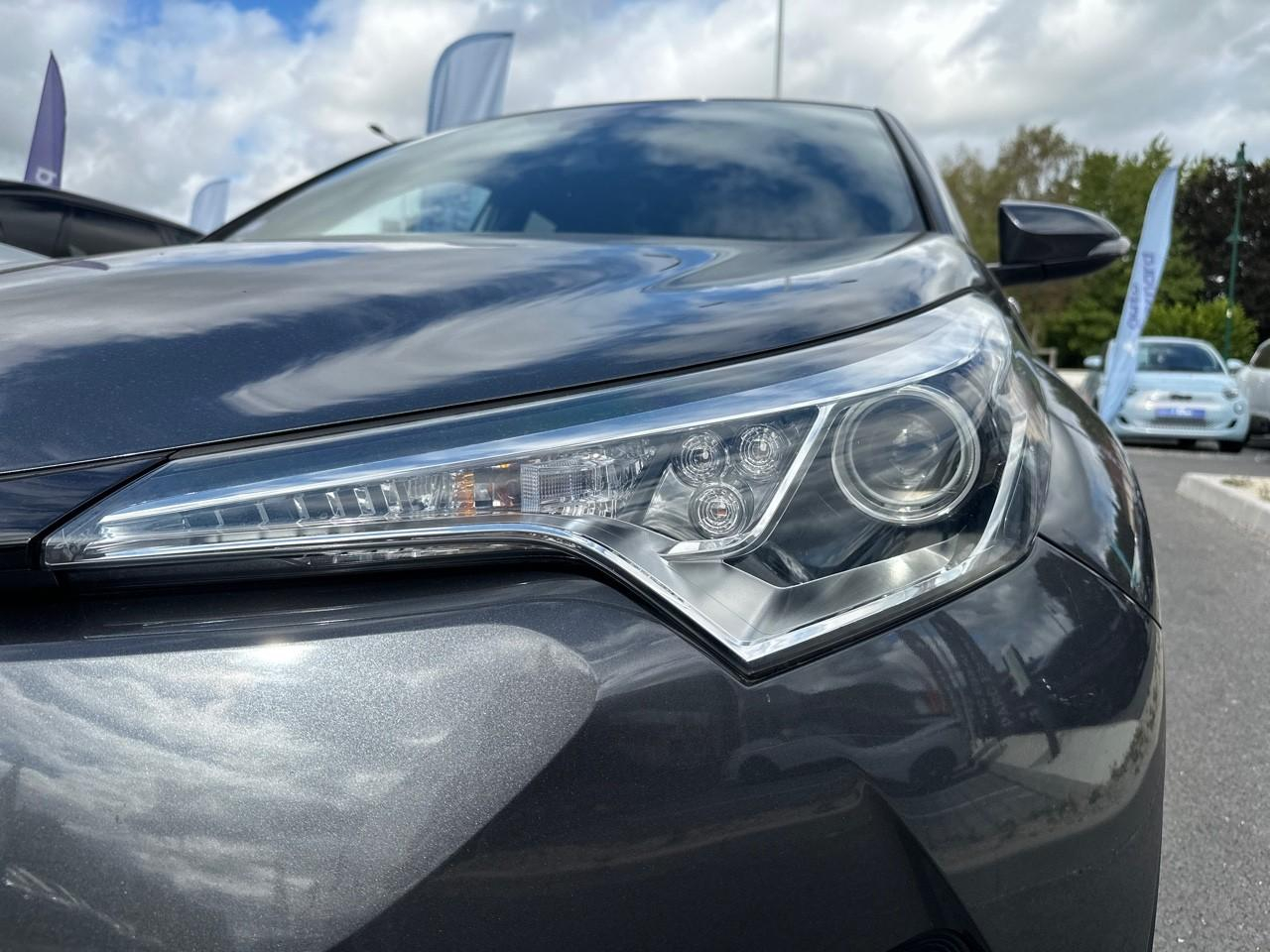 Toyota C-Hr 122h collection 2wd e-cvt rc18 — photo 16