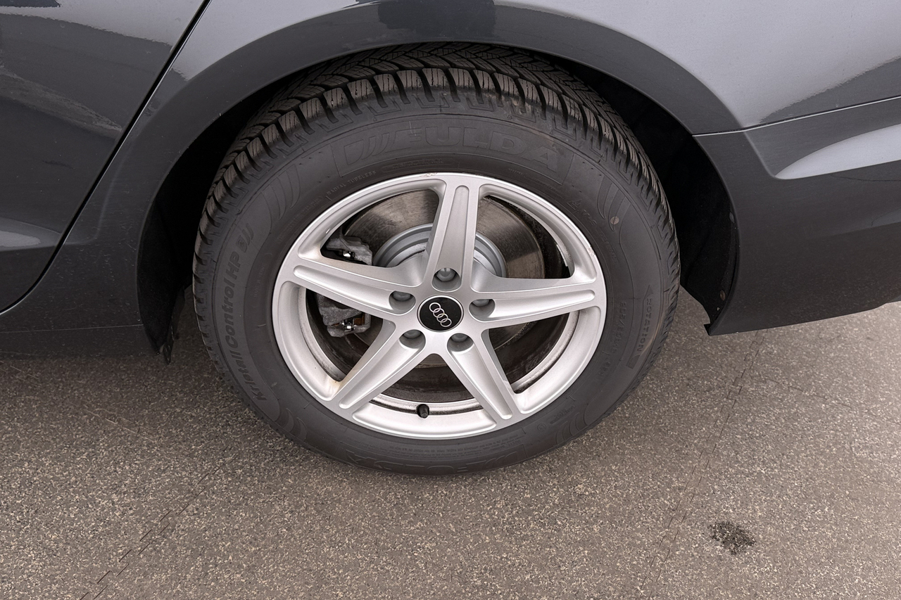 Audi A4 Avant — photo 25