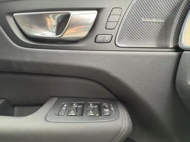 Volvo Xc60 t6 awd hybride rechargeable 253 ch+145 ch geartronic 8 — photo 27