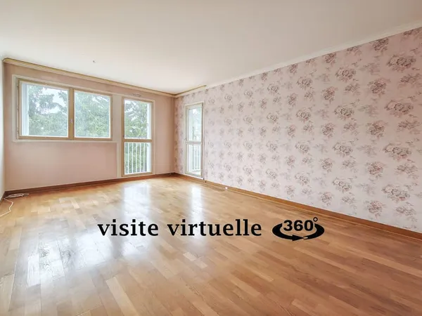Appartement F3 à rénover aux ébisoires