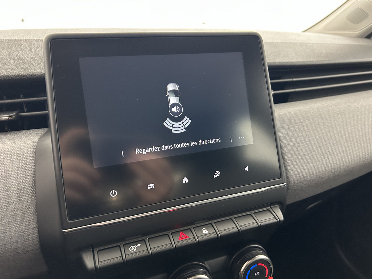 Renault Clio 5 — photo 19