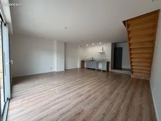 Maison mitoyenne 92 m² avec étage