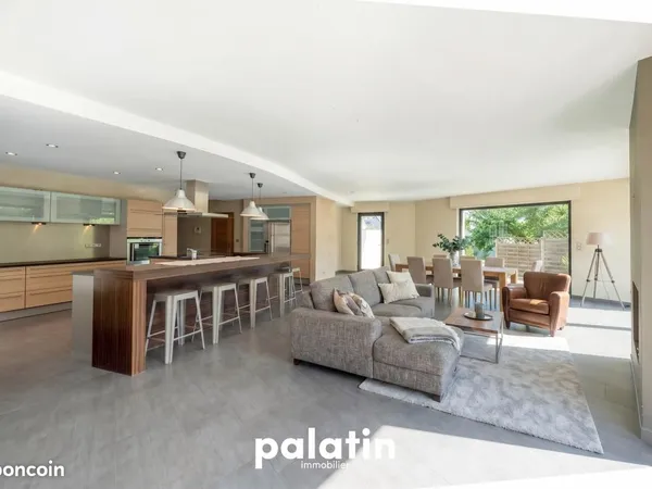 Maison 6 pièces 260 m²