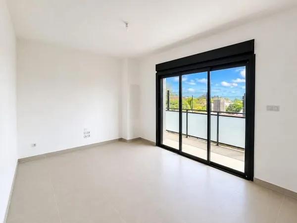 VILLA T4 NEUVE À LOUER À SAINT-PIERRE DE LA RÉUNION