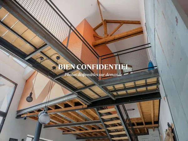 A Nantes, un loft d'exception entre architecture industrielle et vie contemporaine