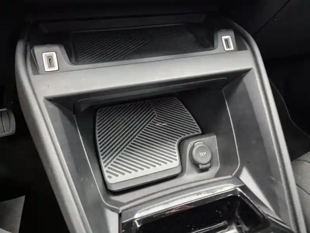 Citroën C4 e- 136 ch automatique — photo 14