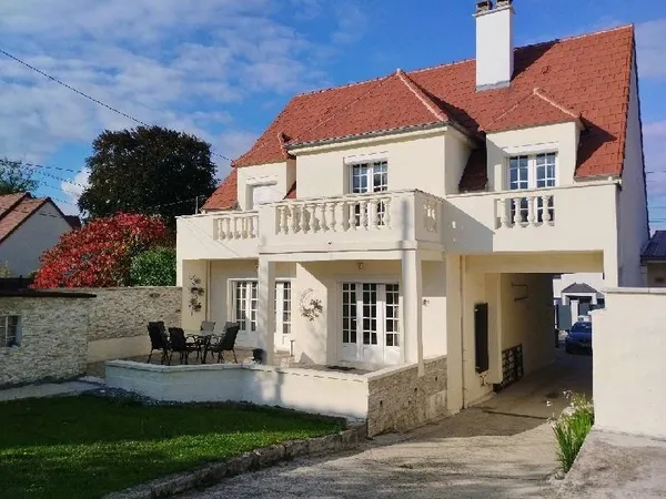 Maison 5 pièces 270 m²