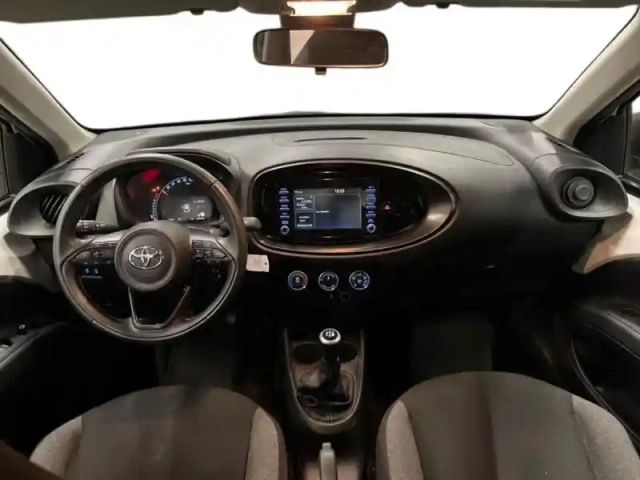 Toyota Aygo X 1.0 vvt-i 72ch dynamic — photo 10