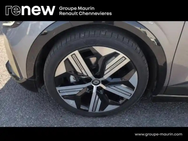 Renault Megane e-tech electric ev60 220ch iconic super charge -b — photo 10