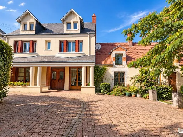Maison 8 pièces 257 m²